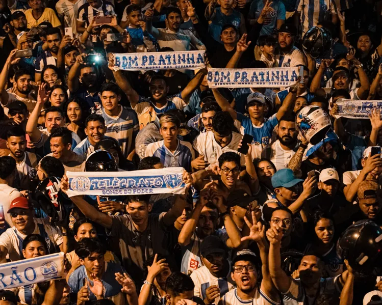 Nos braços da Fiel: Veja as fotos do desembarque do Paysandu