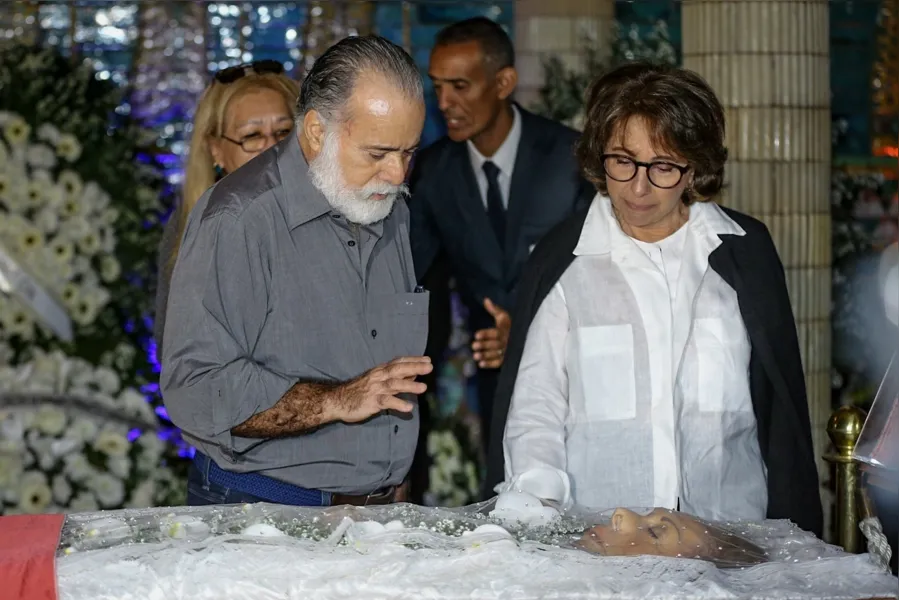 Velório de Aracy Balabanian reúne fãs e artistas. Veja!