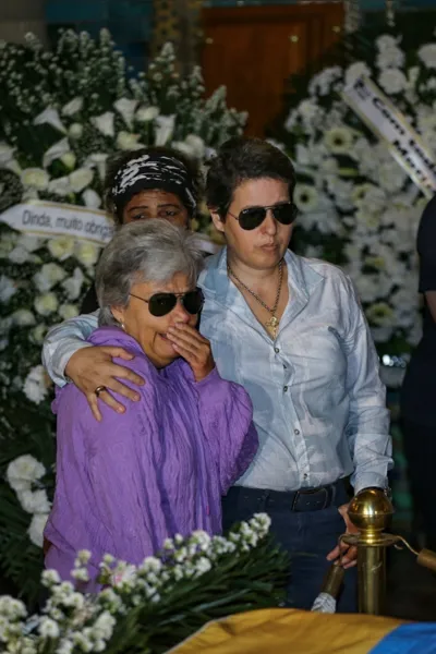 Velório de Aracy Balabanian reúne fãs e artistas. Veja!