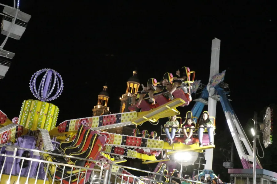 Já abriu! Veja fotos da primeira noite do Arraial de Nazaré