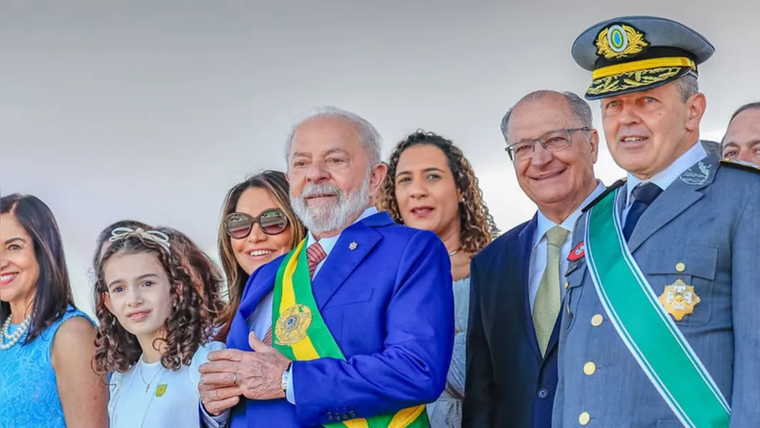 7 de setembro: Lula acompanha o evento ao lado de ministros