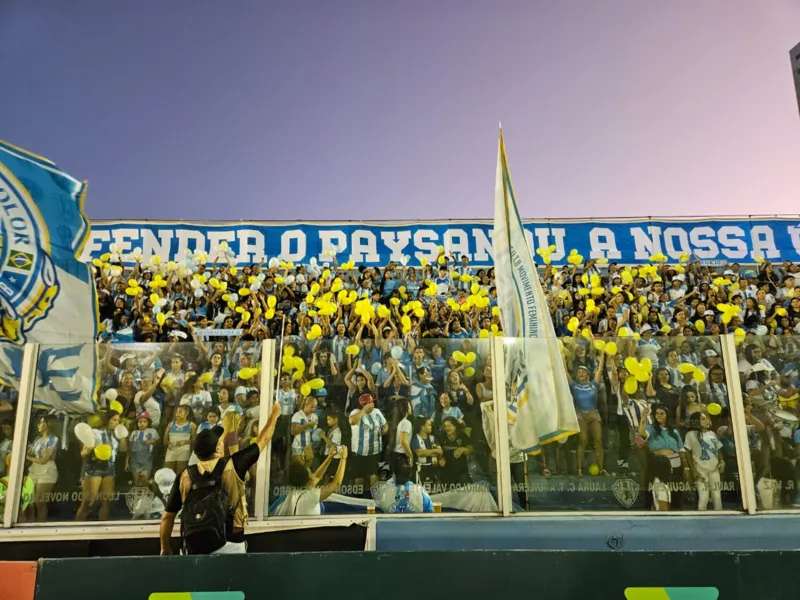 Torcida feminina invade a Curuzu para jogo do Paysandu