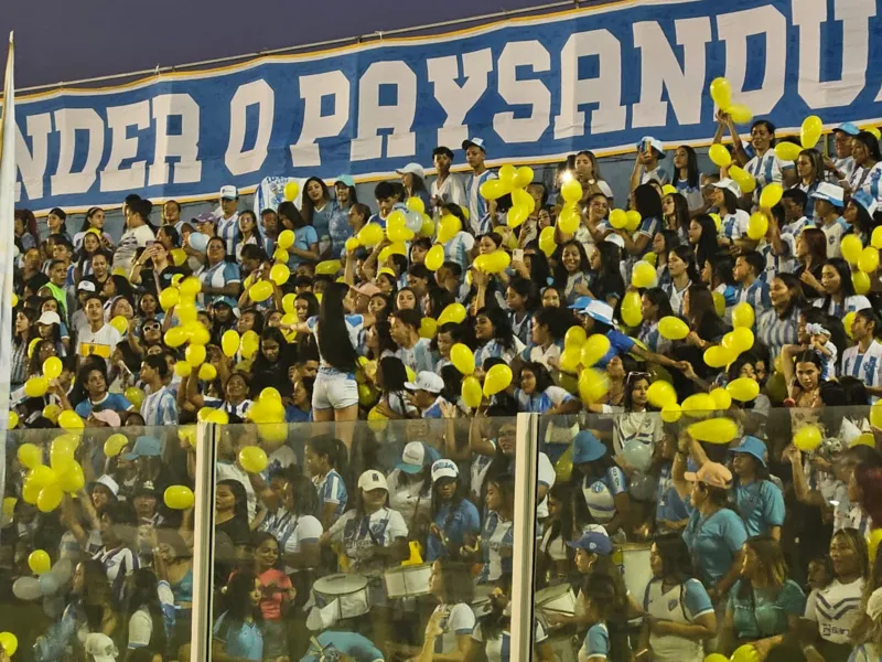 Torcida feminina invade a Curuzu para jogo do Paysandu