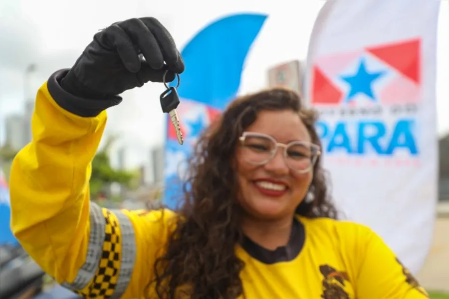 Mototaxistas recebem 150 veículos pelo programa Sua Casa