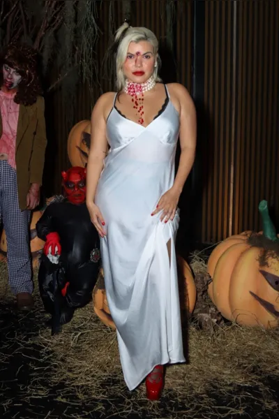 Veja as fantasias dos famosos no Halloween da Anitta