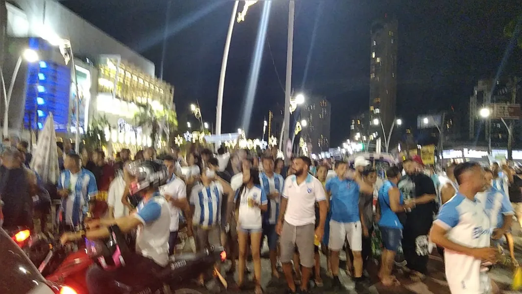 HOJE TEM DOCA! Torcida do Paysandu festeja acesso à Série B