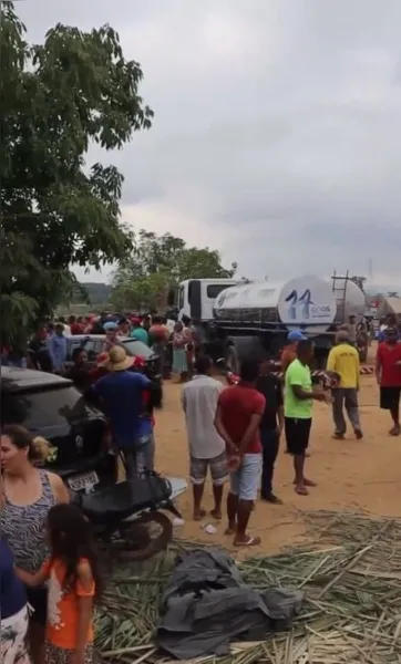 Veja imagens após o incêndio no acampamento do MST