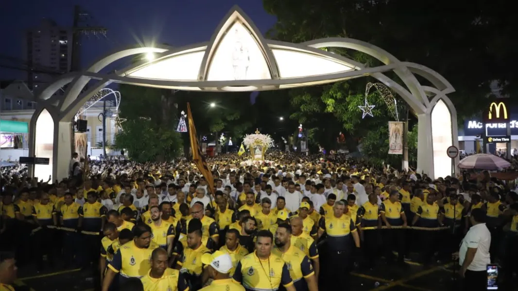 Veja imagens da noite da Trasladação do Círio 2023