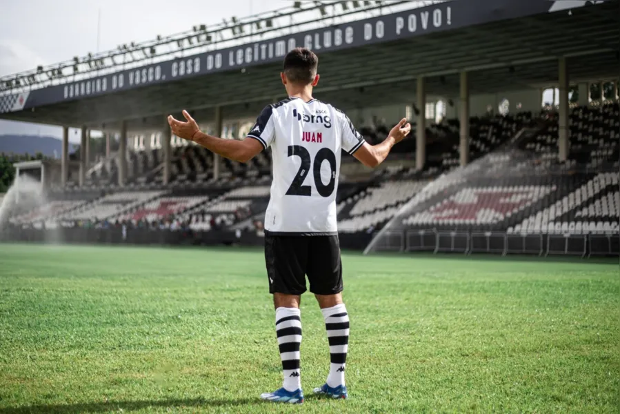 Vídeo: Vasco anuncia chegada do argentino Juan Sforza