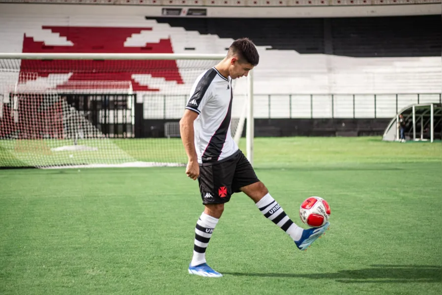 Vídeo: Vasco anuncia chegada do argentino Juan Sforza