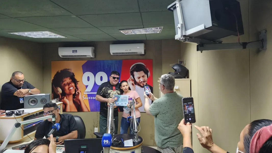 99 FM premia dez ouvintes no Dia Internacional da Mulher