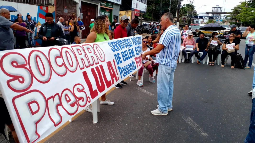 Servidores da Prefeitura de Belém fecham a Almirante Barroso