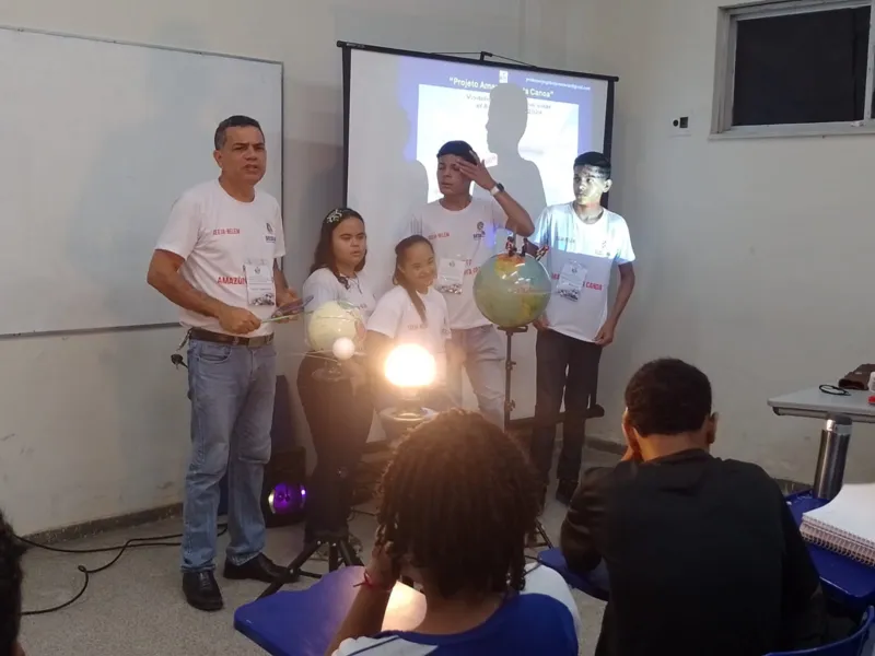 Projeto de escola pública faz eclipse solar em laboratório