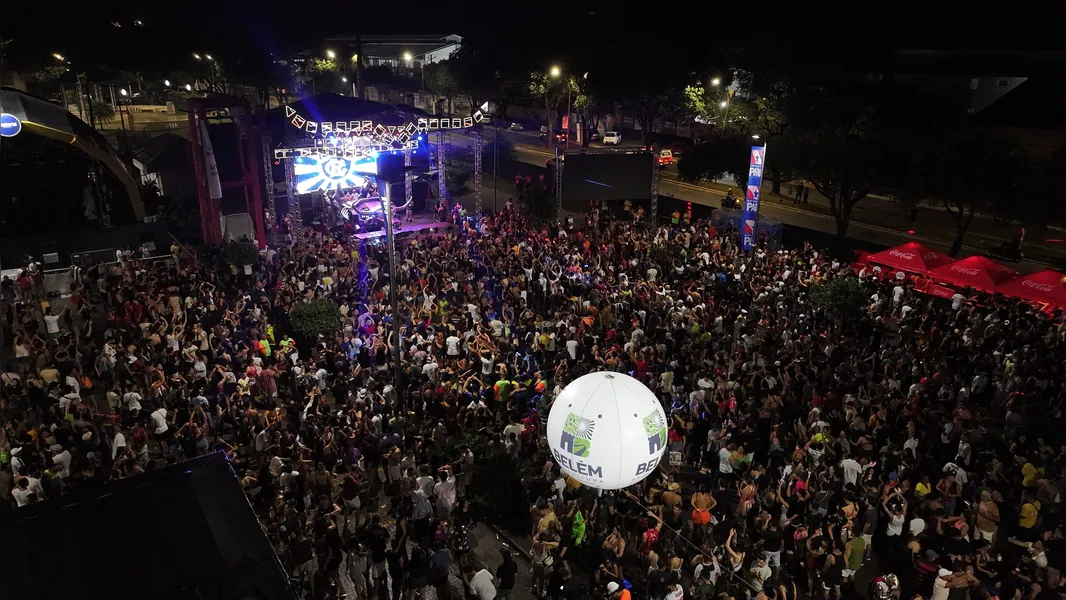 Carnaval: veja como foi o 1° dia do Circuito Mangueirosa em Belém