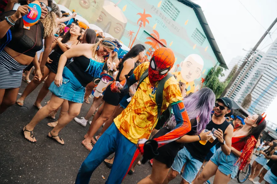 Carnaval: veja como foi o 1° dia do Circuito Mangueirosa em Belém