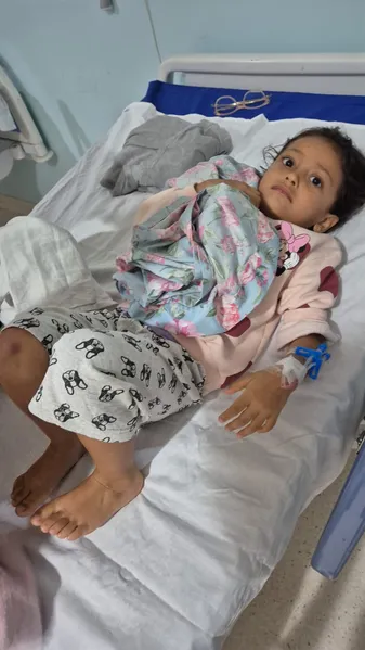 Manoela, de 4 anos, tem leucemia e precisa de doações de sangue