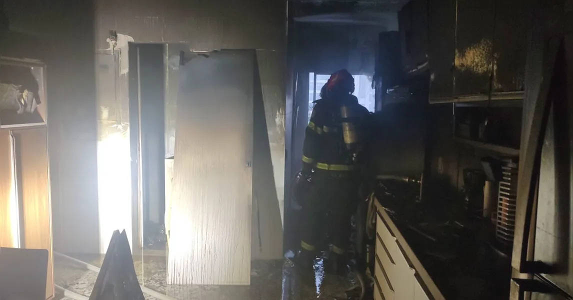 Vídeo: Incêndio atinge apartamento em São Brás