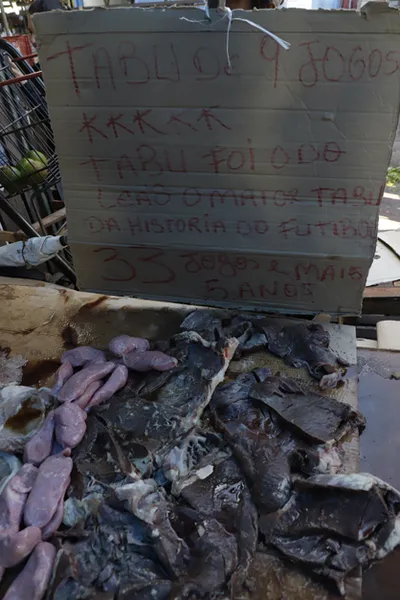 Torcedores do Remo celebram título com zoação no Ver-O-Peso