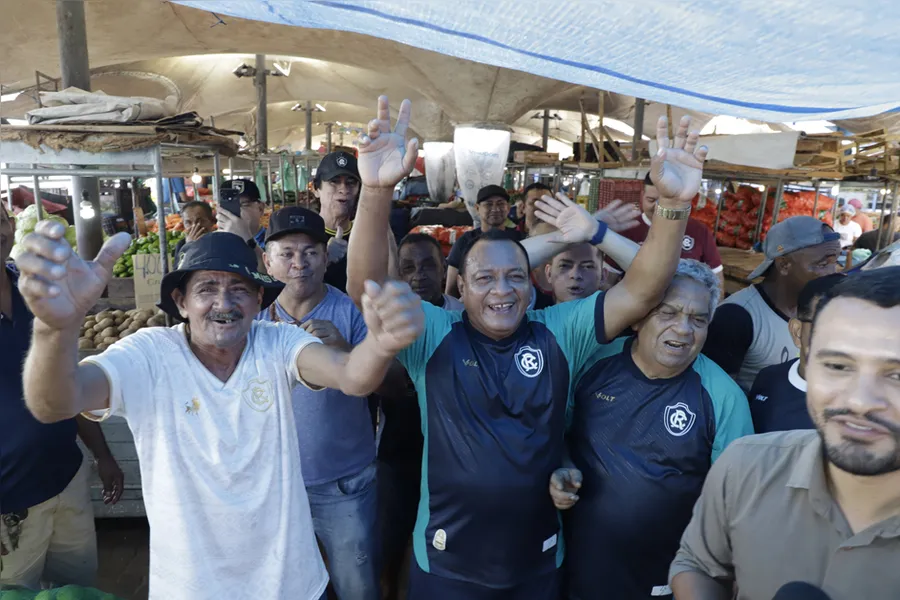 Torcedores do Remo celebram título com zoação no Ver-O-Peso
