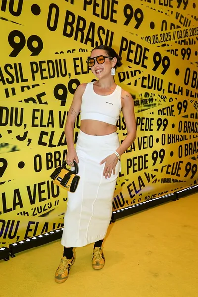 Gaby Amarantos, Juliette e famosos chegam no show da Lady Gaga