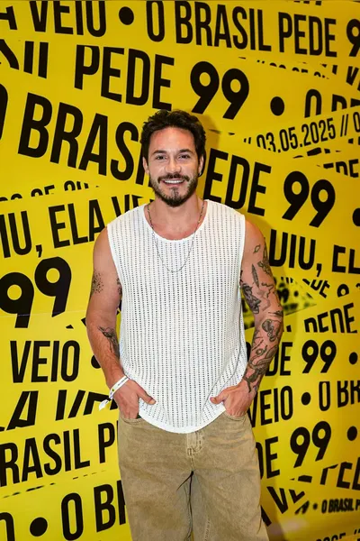 Gaby Amarantos, Juliette e famosos chegam no show da Lady Gaga