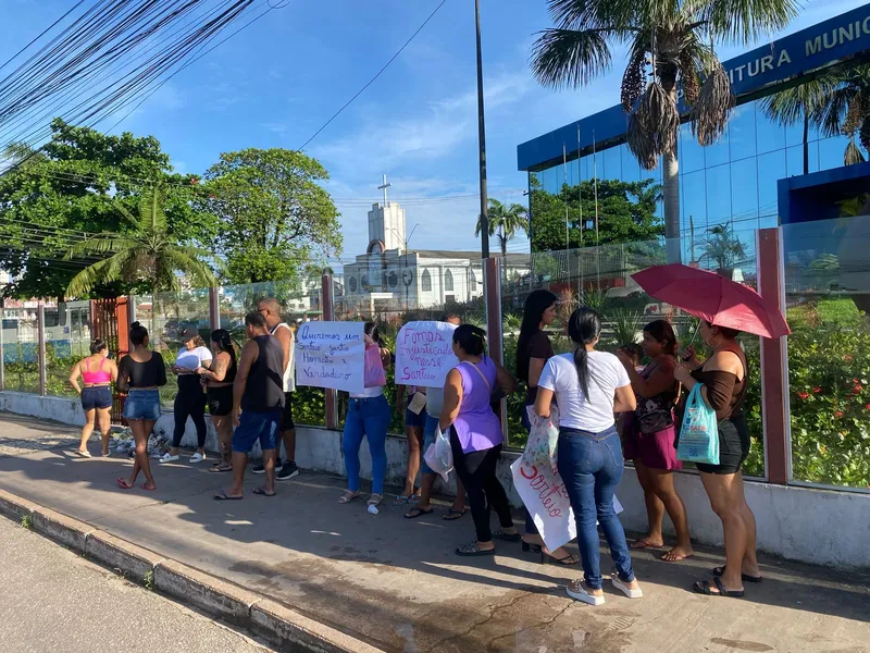 Moradores protestam contra sorteio de residencial em Ananindeua