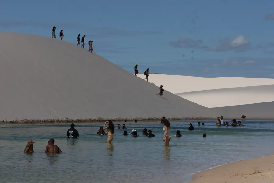 Lençóis Maranhenses: paraenses se encantam com o “Deserto Molhado”