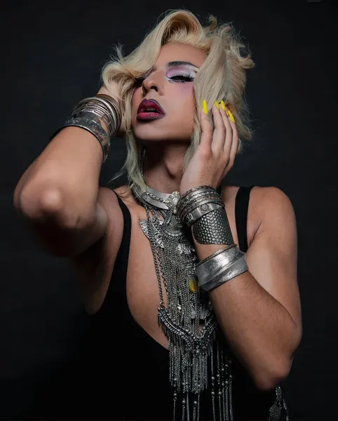 Artista drag do Pará lança rifa para seguir com sua arte e sonhos