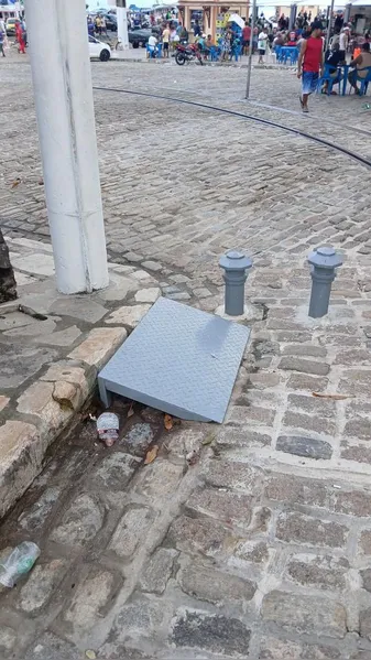 'Grafiteiros' depredam rua da Ladeira e causam revolta em Belém