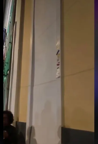 'Grafiteiros' depredam rua da Ladeira e causam revolta em Belém