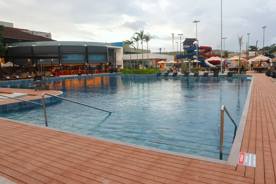 AP reinaugura piscinas com estruturas mais modernas