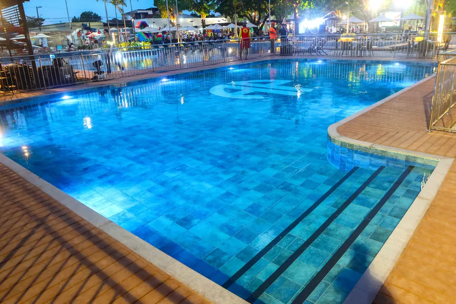 AP reinaugura piscinas com estruturas mais modernas