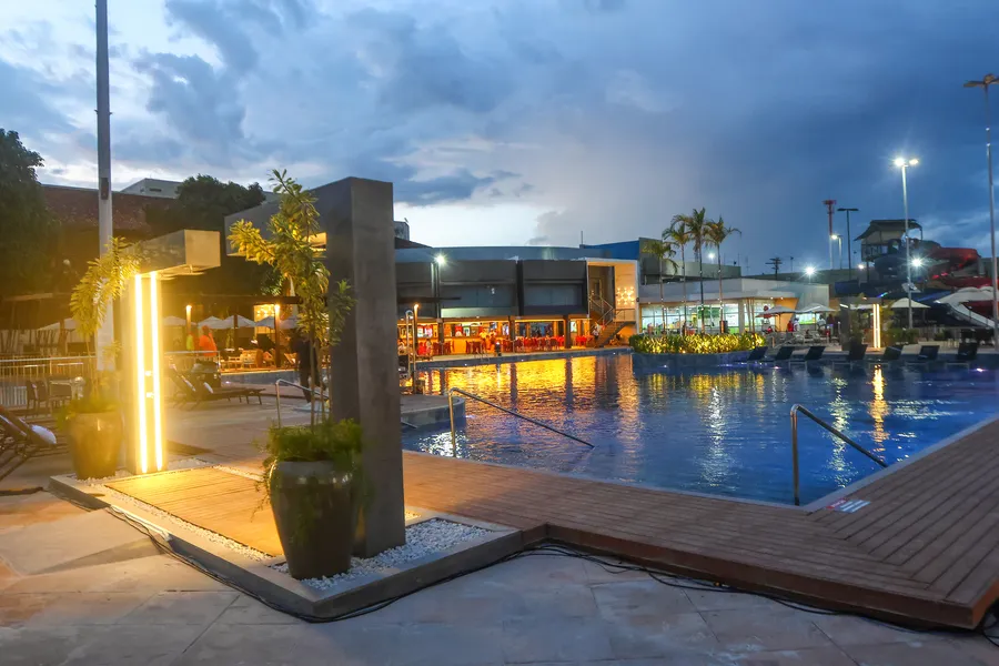 AP reinaugura piscinas com estruturas mais modernas