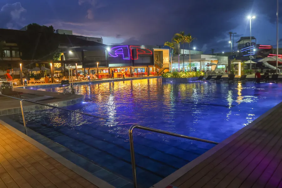 AP reinaugura piscinas com estruturas mais modernas