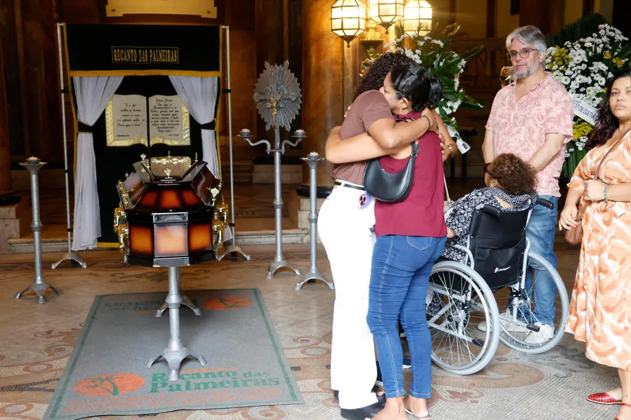 Velório de Mestre Damasceno reúne artistas em celebração à cultura