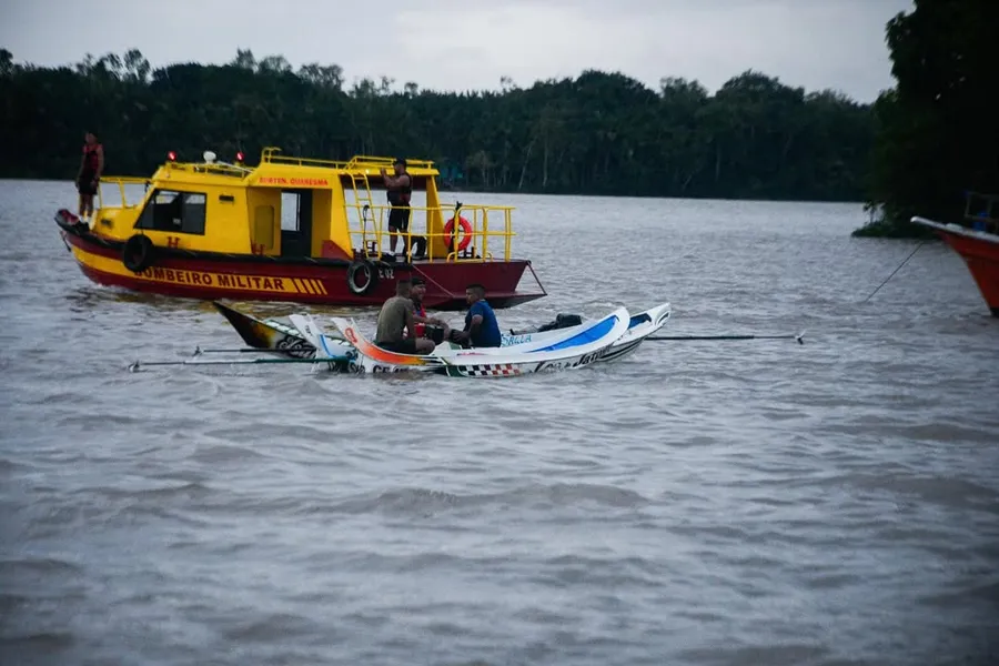 Cinema flutuante reúne jovens e lideranças na Ilha Combu
