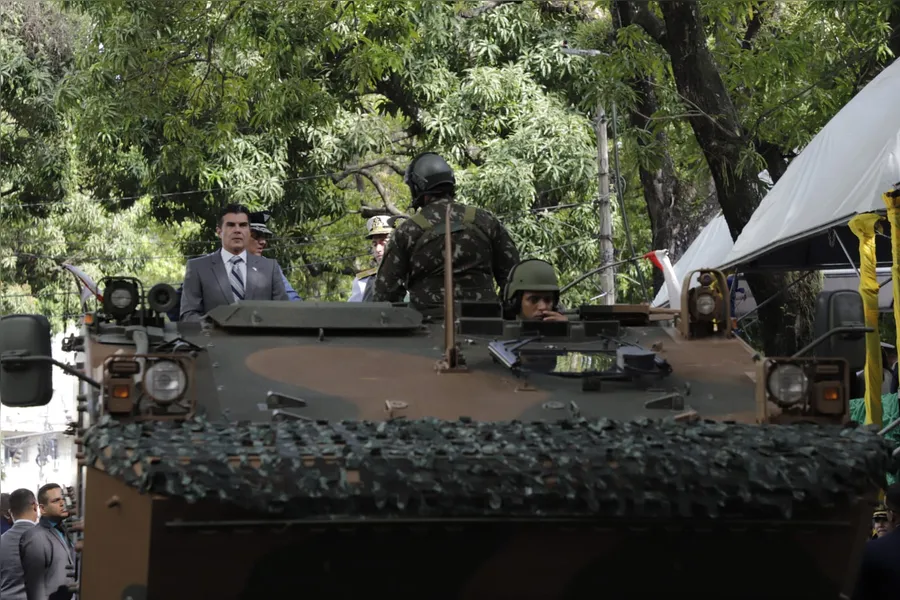 VEJA IMAGENS: Desfile do 7 de setembro reúne multidão em Belém