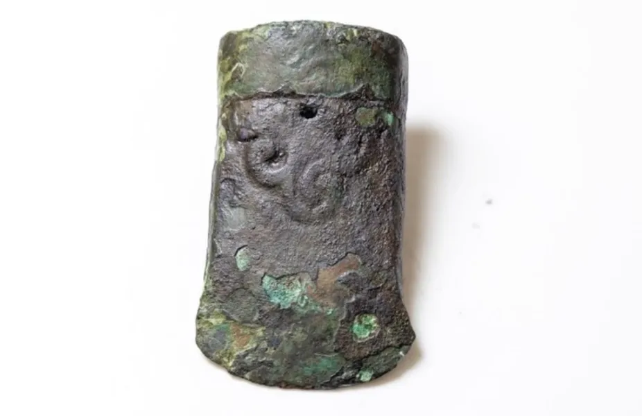 Tumba de 2,6 mil anos de "guerreiro cita" é descoberta
