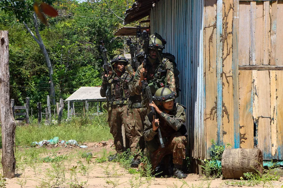 Exército treina defesa antiaérea e segurança para a COP30 em Belém