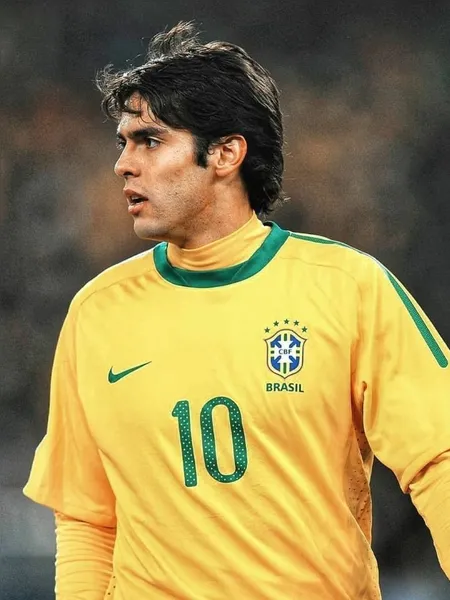 Enquete: qual é a camisa mais bonita do Brasil em Copas?