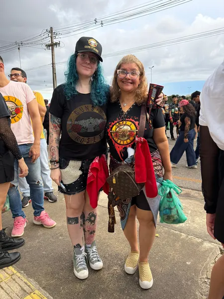 Looks roubam a cena no show do Guns N’ Roses em Belém; veja!