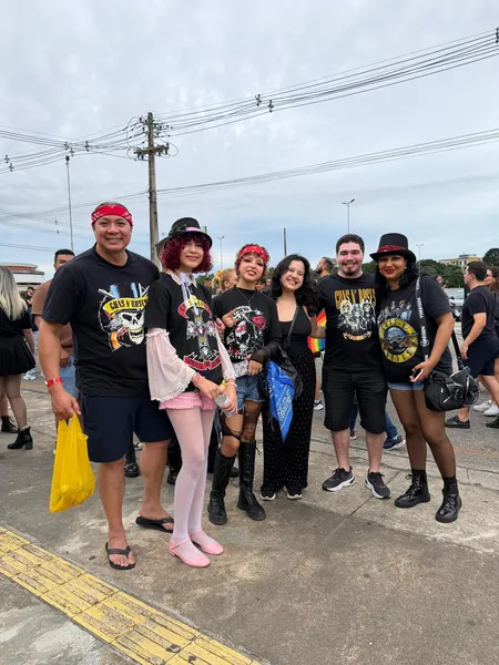 Looks roubam a cena no show do Guns N’ Roses em Belém; veja!