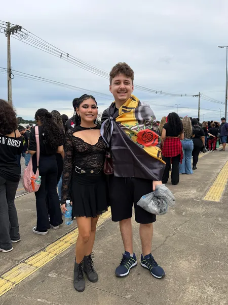 Looks roubam a cena no show do Guns N’ Roses em Belém; veja!