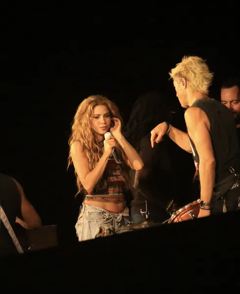 Maria Bethânia e Caetano Veloso ensaiam com Shakira; veja fotos