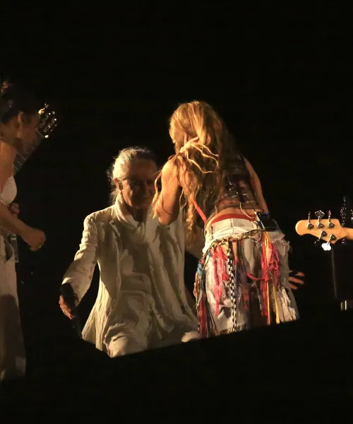 Maria Bethânia e Caetano Veloso ensaiam com Shakira; veja fotos