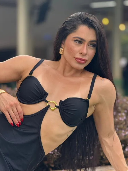 Verão chegando! Acompanhe a rotina e dicas de Arianny Baia