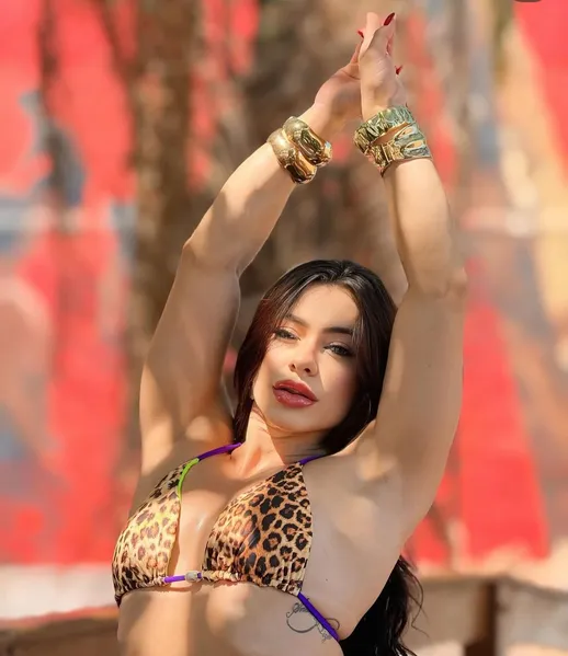 Verão chegando! Acompanhe a rotina e dicas de Arianny Baia