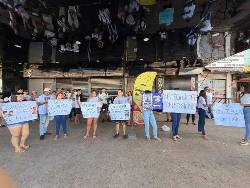 Familiares e amigos cobram justiça pelas mortes de quatro torcedores do Remo