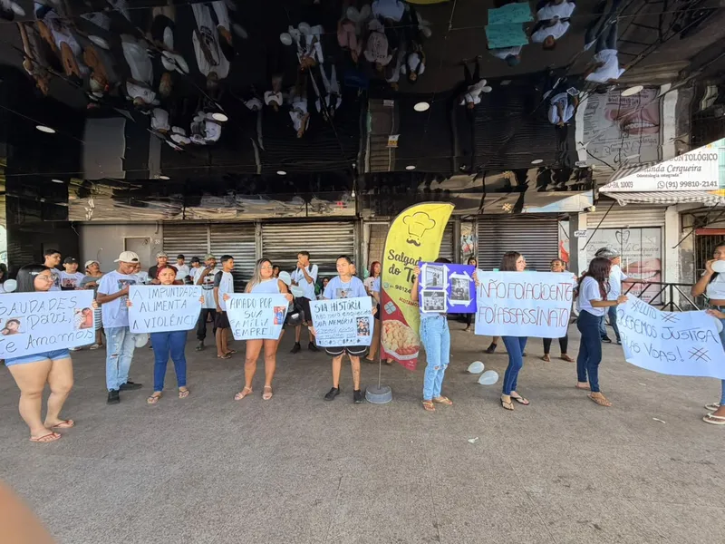 Familiares e amigos cobram justiça pelas mortes de quatro torcedores do Remo