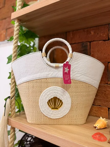 Moda praia 2026: crochê e tons terrosos prometem dominar o verão 
